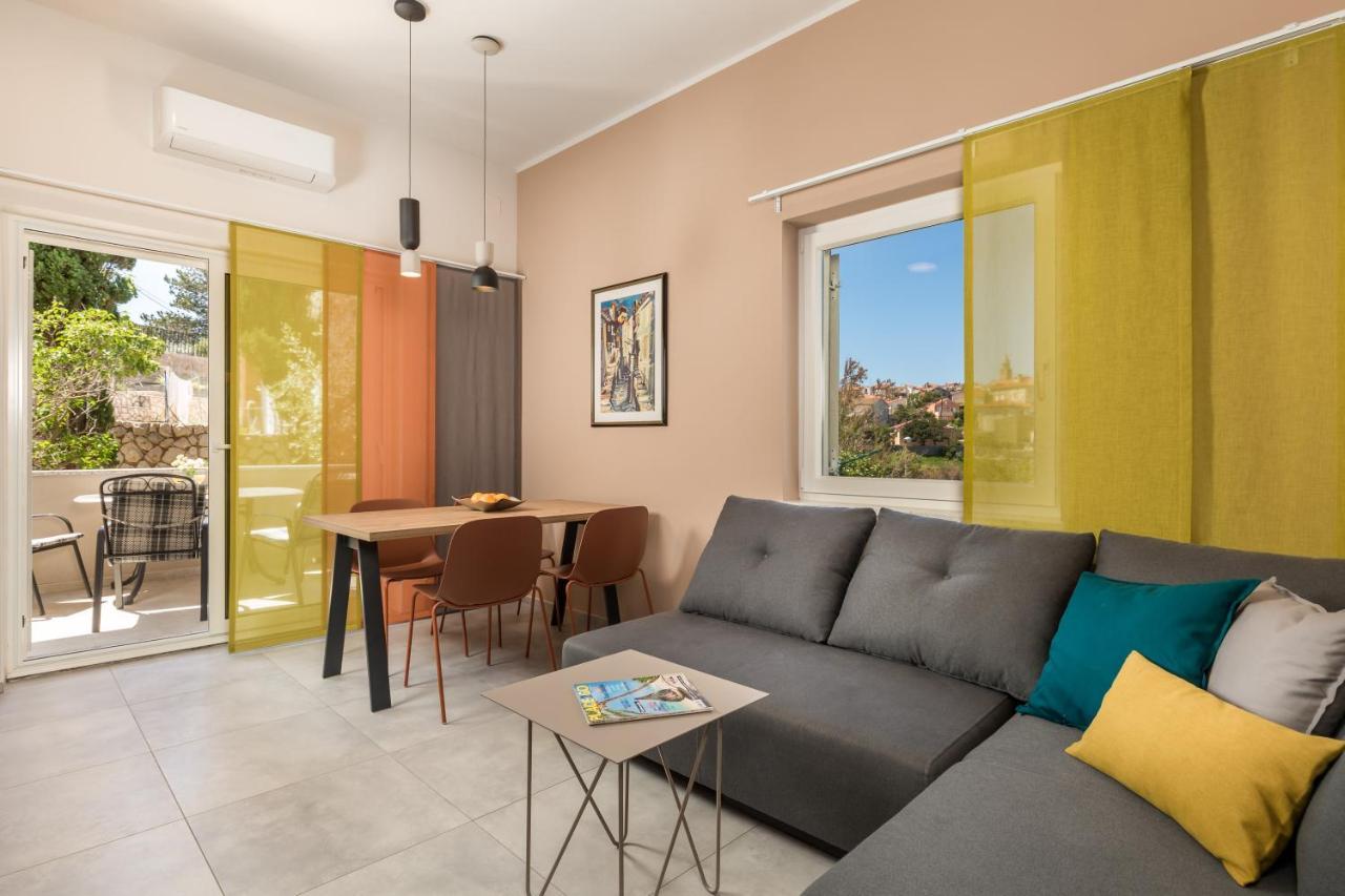 Apartmani Heni เวอร์บนิค ภายนอก รูปภาพ