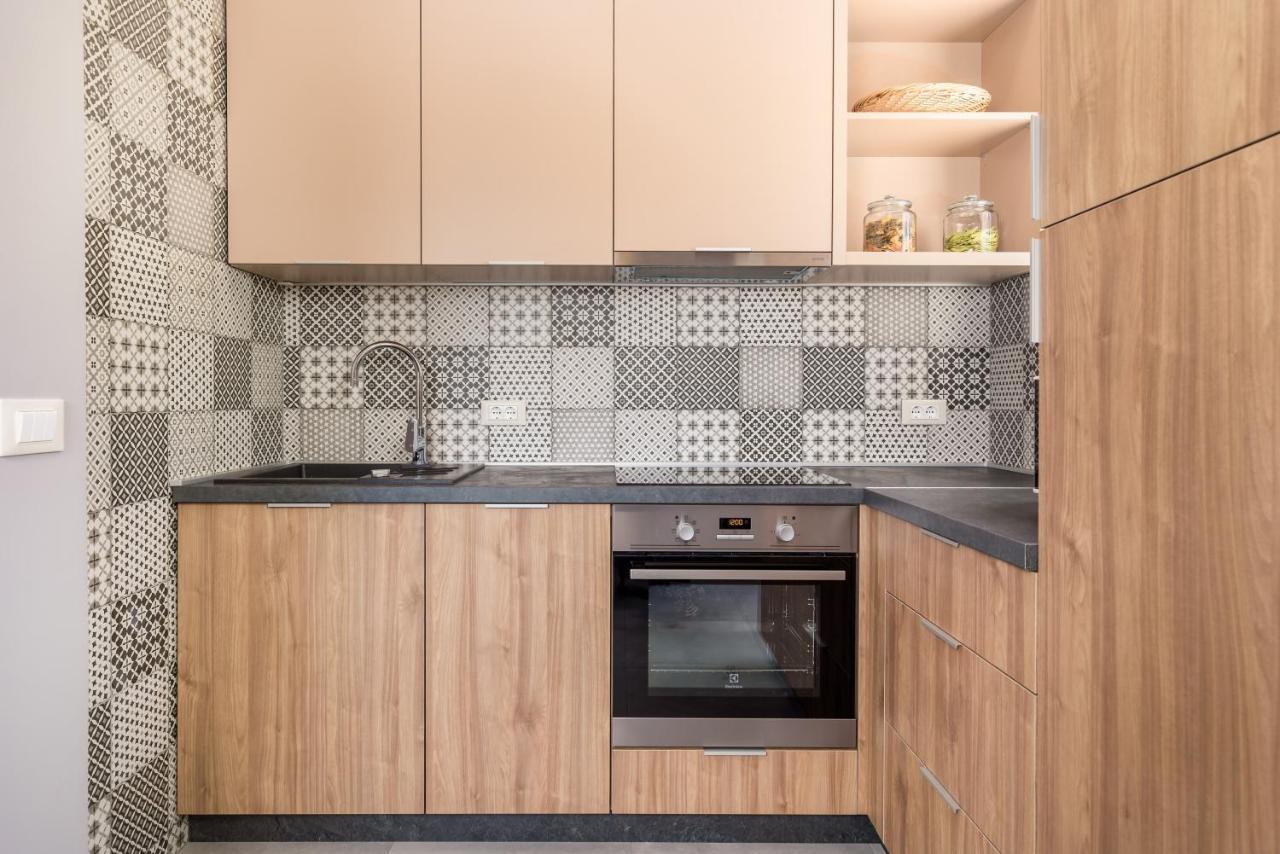 Apartmani Heni เวอร์บนิค ภายนอก รูปภาพ