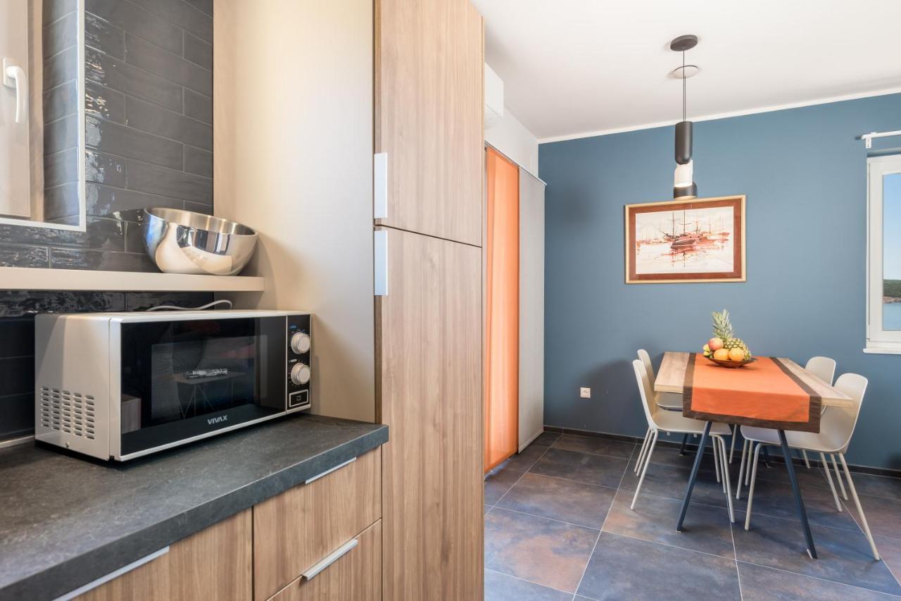 Apartmani Heni เวอร์บนิค ภายนอก รูปภาพ