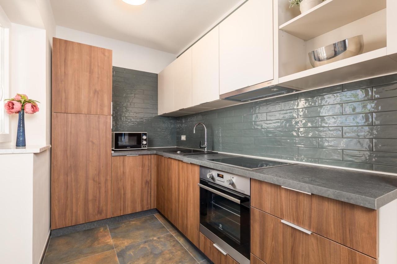 Apartmani Heni เวอร์บนิค ภายนอก รูปภาพ